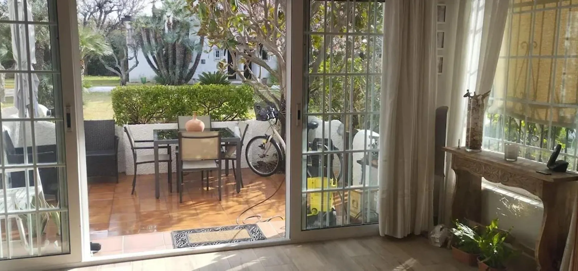 Nyaraló Spacious House In Calafell With Shared Pool